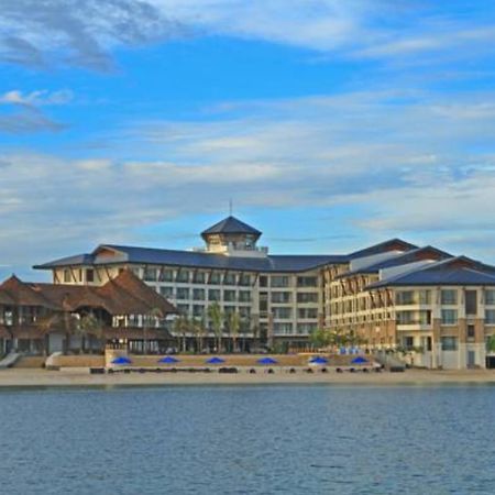 The Bellevue Resort Panglao Exteriör bild The hotel's main building