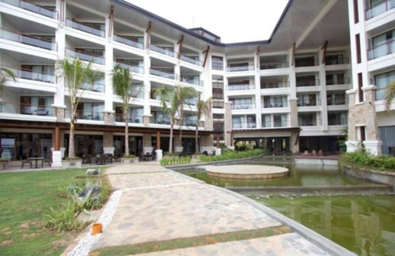 The Bellevue Resort Panglao Exteriör bild The hotel's main building