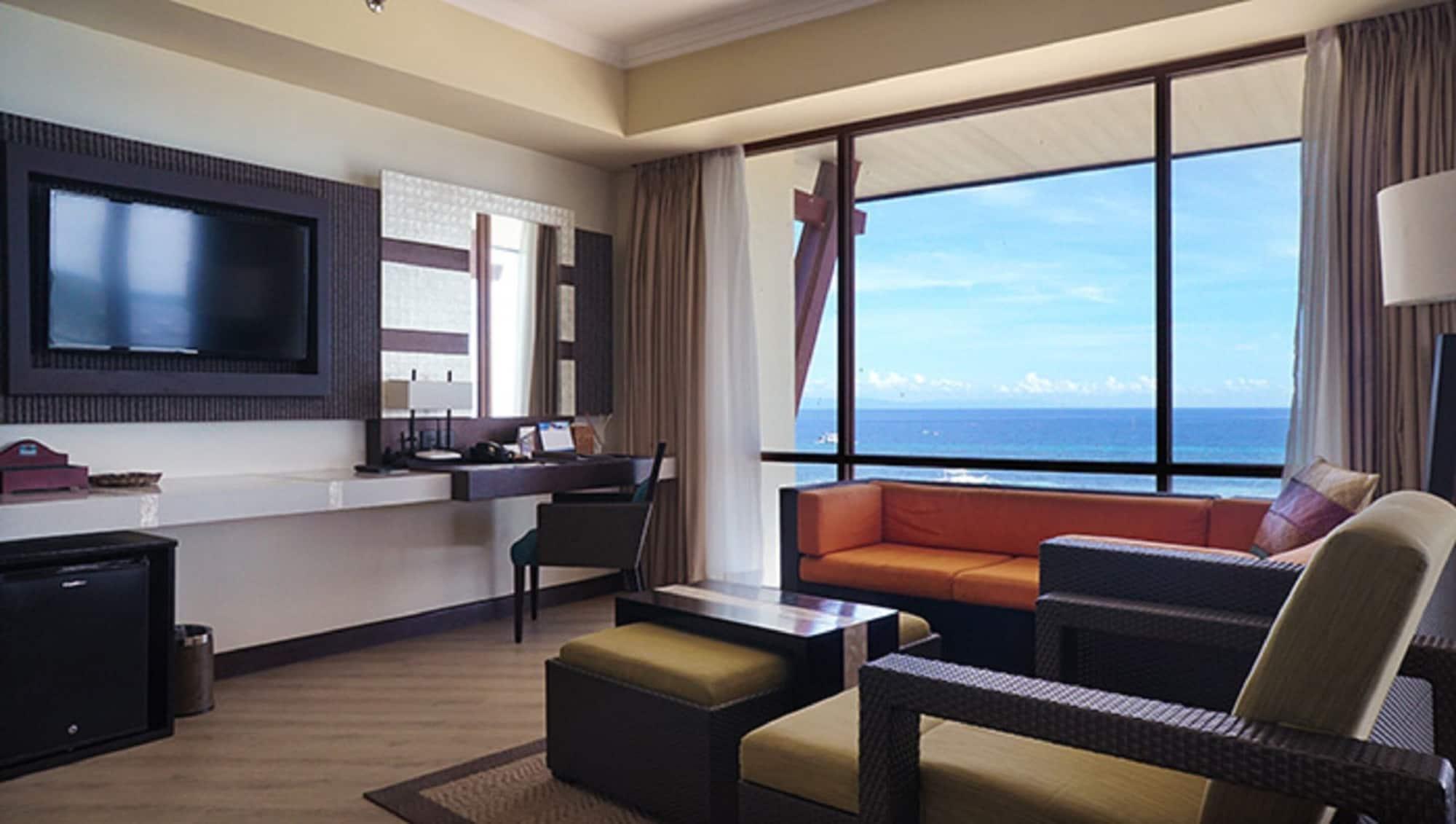 The Bellevue Resort Panglao Exteriör bild A suite at the Hilton San Diego Bayfront