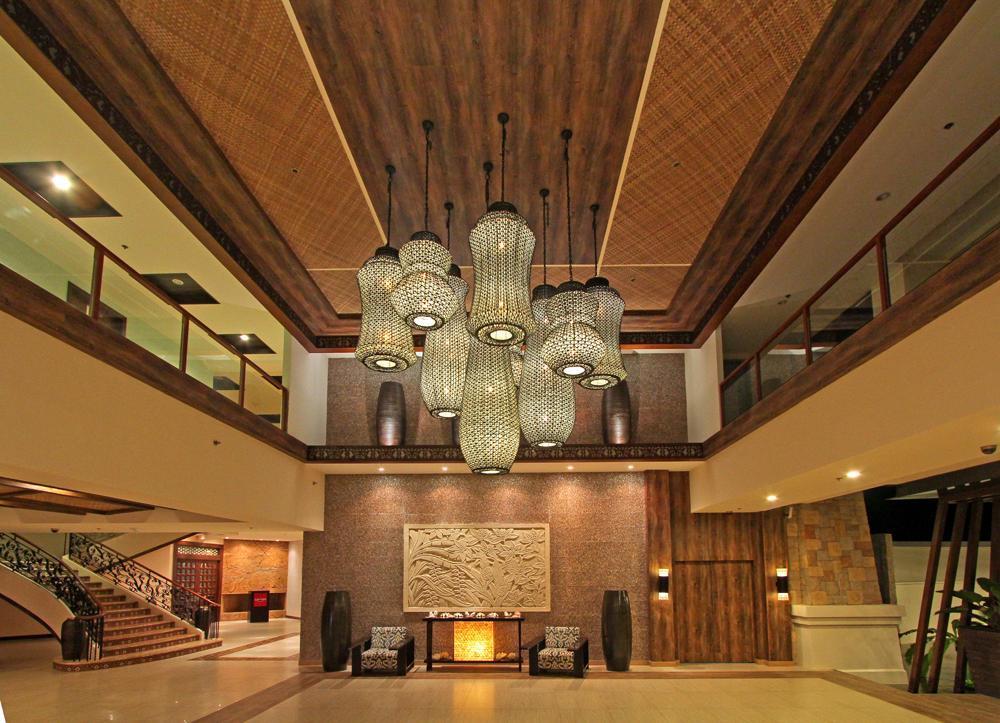 The Bellevue Resort Panglao Exteriör bild The lobby of the hotel