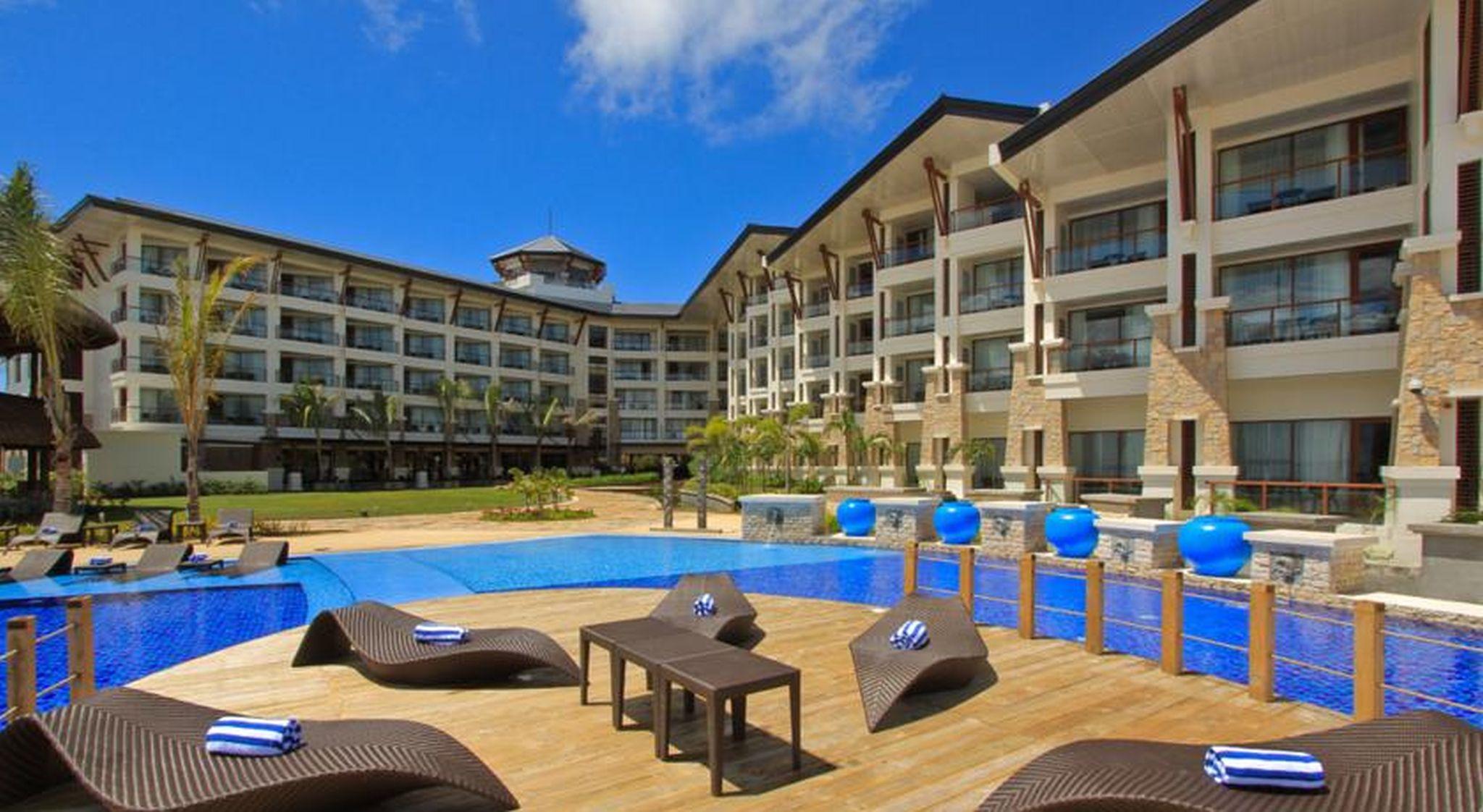 The Bellevue Resort Panglao Exteriör bild The pool at the hotel